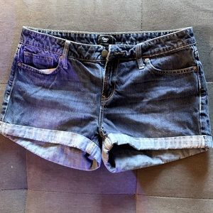Gap women’s cuffed jean shorts